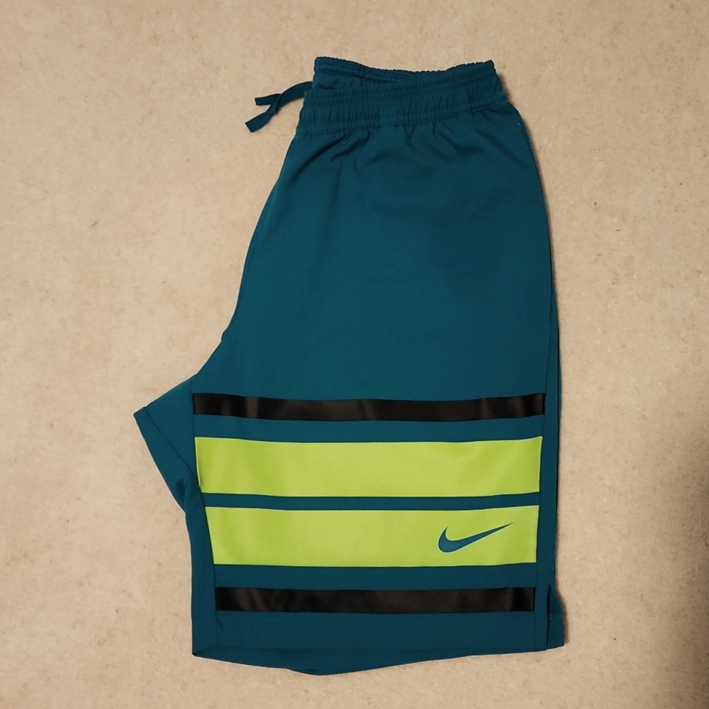 Nike DRI-FIT Tennis Shorts, Size MEDIUM, (Wears in between medium/large) Green